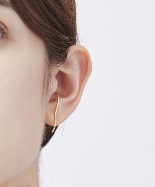 ete bijoux（エテビジュー）の「K18YG ドロー ピアス（ピアス（両耳用）・レディース・イエローゴールド・FREE）」の5枚目の写真