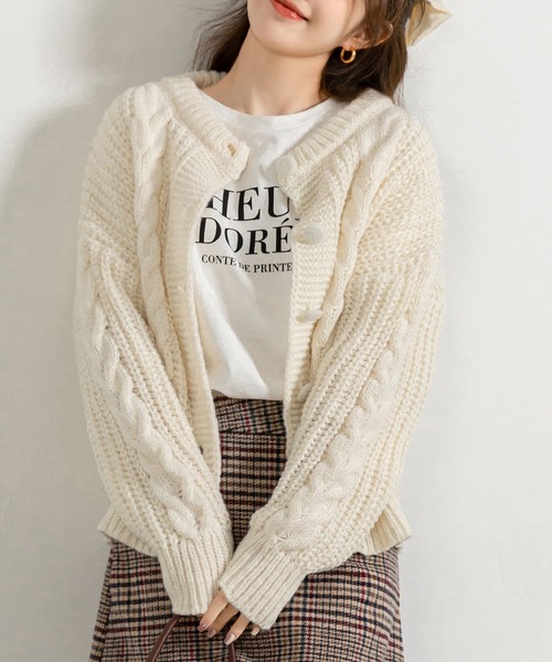 DAY CLOSET（デイ クローゼット）の「【ハイ＆ローゲージの立体感】長袖ぷっくりケーブル編みラウンドネックリブニットカーディガン レディース（ニット/セーター・レディース・ホワイト/ブラウン・FREE）」の3枚目の写真