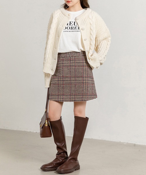 DAY CLOSET（デイ クローゼット）の「【ハイ＆ローゲージの立体感】長袖ぷっくりケーブル編みラウンドネックリブニットカーディガン レディース（ニット/セーター・レディース・ホワイト/ブラウン・FREE）」の17枚目の写真