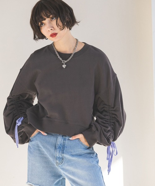 PAGEBOY（ページボーイ）の「ドロストスリーブショートスウェット（スウェット・レディース・チャコールグレー/オートミール・FREE）」の3枚目の写真