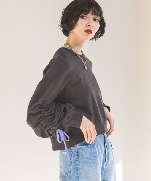 PAGEBOY（ページボーイ）の「ドロストスリーブショートスウェット（スウェット・レディース・チャコールグレー/オートミール・FREE）」の5枚目の写真