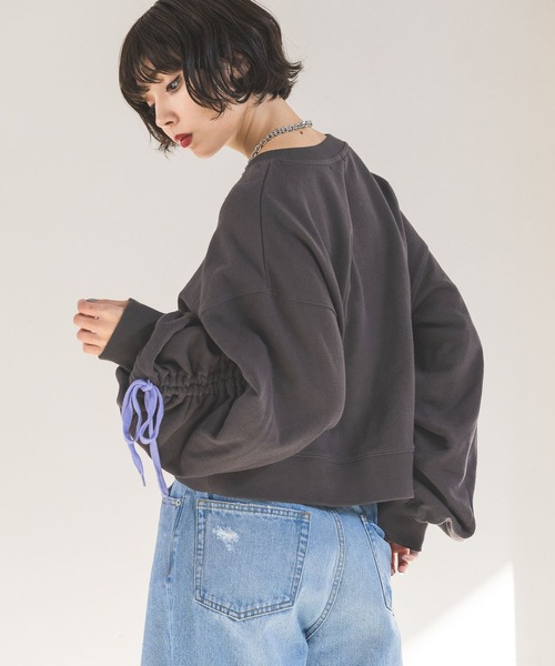 PAGEBOY（ページボーイ）の「ドロストスリーブショートスウェット（スウェット・レディース・チャコールグレー/オートミール・FREE）」の6枚目の写真