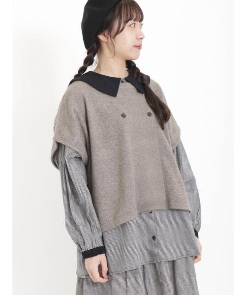 Samansa Mos2（サマンサ モスモス）の「ダブル釦ニットポンチョベスト（ベスト・レディース・キナリ/ブルー/ブラック/ベージュ・F）」の4枚目の写真