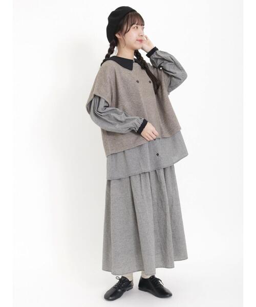 Samansa Mos2（サマンサ モスモス）の「ダブル釦ニットポンチョベスト（ベスト・レディース・キナリ/ブルー/ブラック/ベージュ・F）」の8枚目の写真