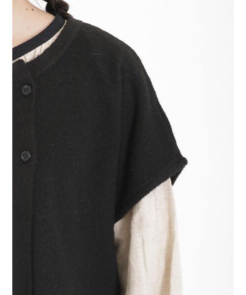 Samansa Mos2（サマンサ モスモス）の「ダブル釦ニットポンチョベスト（ベスト・レディース・キナリ/ブルー/ブラック/ベージュ・F）」の20枚目の写真