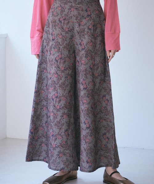 mici（ミチ）の「(mici)フルーツプリントフレアワイドパンツ（その他