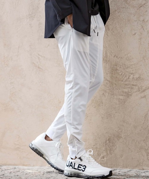 1PIU1UGUALE3 RELAX （ウノピゥウノウグァーレトレ リラックス）の