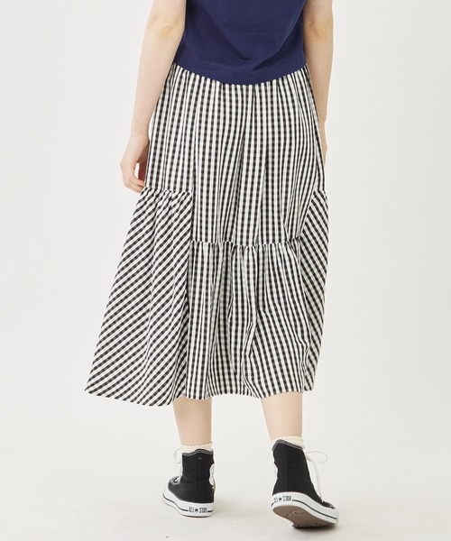 MILKFED.（ミルクフェド）の「GINGHAM TIERED  SKIRT（スカート・レディース・ライトブルー/ブラック/ブラウン・ONE SIZE）」の13枚目の写真