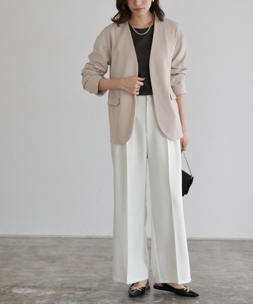 Pierrot(ピエロ)の「ペアスキンライトジャケット(ノーカラージャケット・レディース・グレイッシュベージュ/ブラック/ネイビー・M/L/PM)」の20枚目の写真