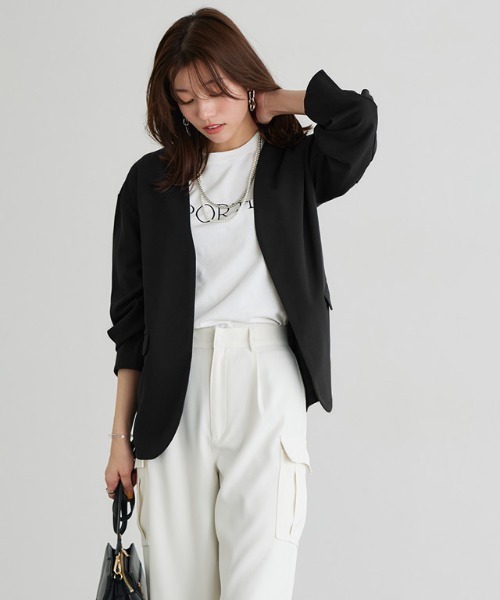 Pierrot(ピエロ)の「ペアスキンライトジャケット(ノーカラージャケット・レディース・グレイッシュベージュ/ブラック/ネイビー・M/L/PM)」の14枚目の写真