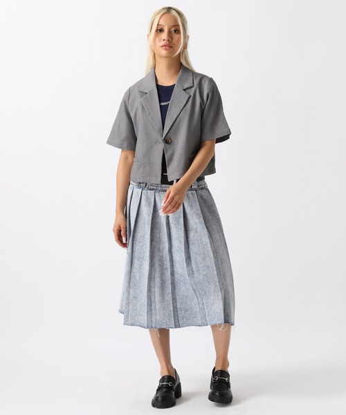 FOREVER 21（フォーエバー トゥエンティーワン）の「【2024SS】デニムプリーツミディスカート（デニムスカート・レディース・ライトブルー/ブラック・SMALL/MEDIUM）」の6枚目の写真