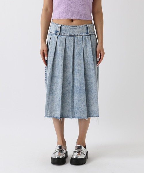 FOREVER 21（フォーエバー トゥエンティーワン）の「【2024SS】デニムプリーツミディスカート（デニムスカート・レディース・ライトブルー/ブラック・SMALL/MEDIUM）」の22枚目の写真