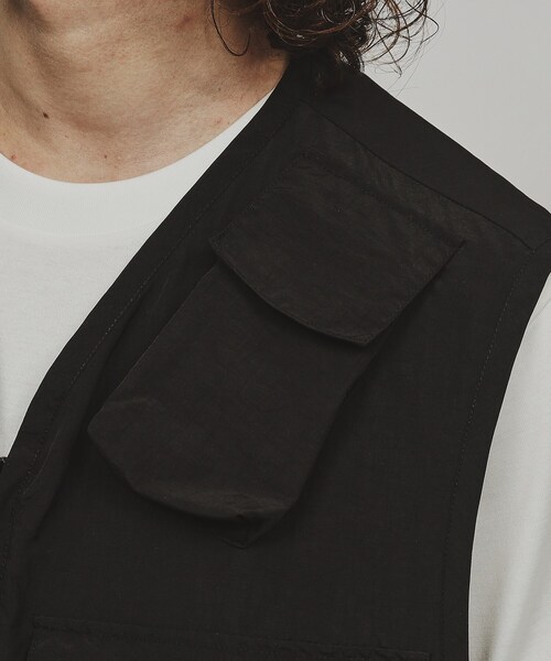 tk.TAKEO KIKUCHI(ティーケータケオキクチ)の「◆タクティカルナイロンベスト(ベスト・メンズ・チャコールグレー/ブラック・88)」の8枚目の写真