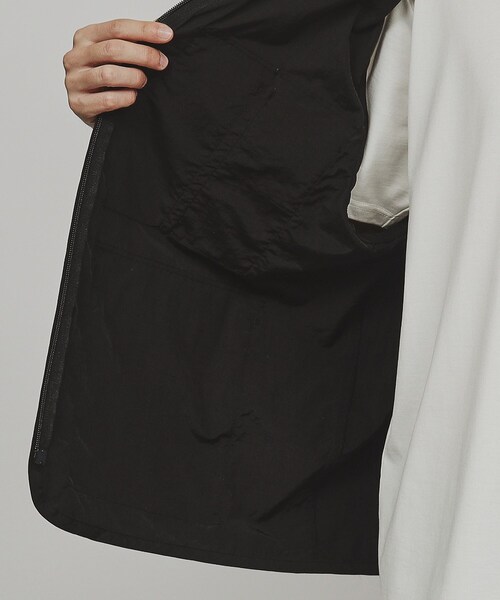 tk.TAKEO KIKUCHI(ティーケータケオキクチ)の「◆タクティカルナイロンベスト(ベスト・メンズ・チャコールグレー/ブラック・88)」の13枚目の写真