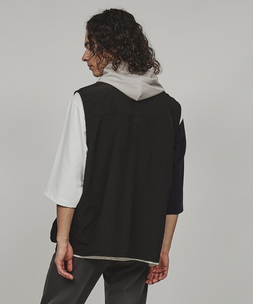 tk.TAKEO KIKUCHI(ティーケータケオキクチ)の「◆タクティカルナイロンベスト(ベスト・メンズ・チャコールグレー/ブラック・88)」の20枚目の写真