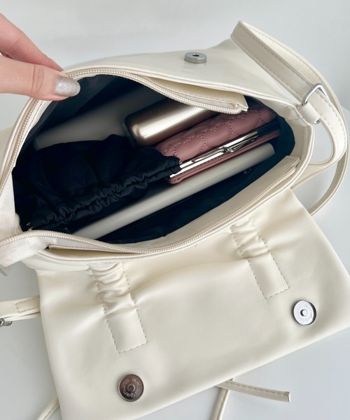 Loueme（ルエム）の「ダブルリボンスクエアショルダーバッグ（ショルダーバッグ・レディース・ブラック/ピンク/ホワイト/シルバー・XS/FREE）」の17枚目の写真