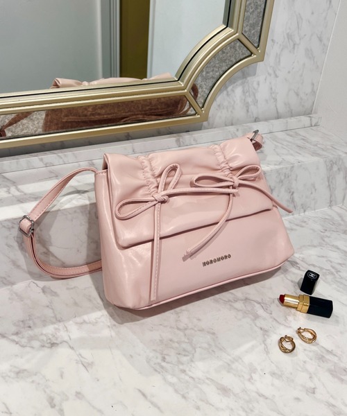 Loueme（ルエム）の「ダブルリボンスクエアショルダーバッグ（ショルダーバッグ・レディース・ブラック/ピンク/ホワイト/シルバー/ホワイト系その他/レッド・XS/FREE）」の15枚目の写真
