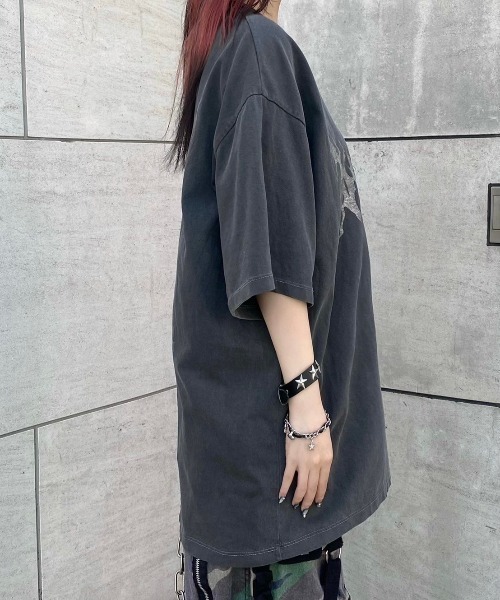 XU（エックスユー）の「【Never mind the XU】VENTIQUE tee / 【ネバーマインド ザ エックスユー】プリント半袖Tシャツ（Tシャツ/カットソー・メンズ・グレー/チャコール・ONE SIZE）」の18枚目の写真