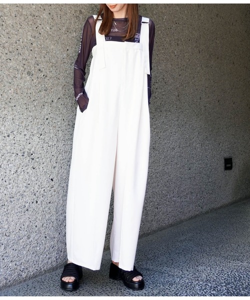 ANAP（アナップ）の「ベルトデザインワイドサロペット（サロペット/オーバーオール・レディース・ダークグレー/アイボリー・FREE）」の4枚目の写真