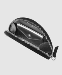 Maison Margiela（メゾンマルジェラ）の「MICRO HALFMOON POUCH