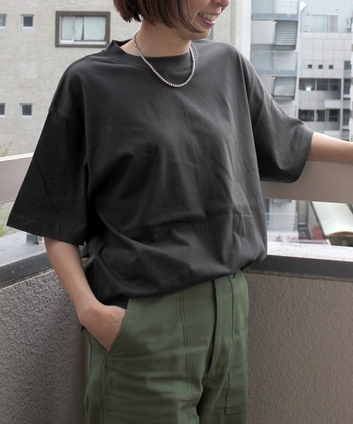United Athle(ユナイテッドアスレ)の「【UNITED ATHLE】5.6オンスハイクオリティークルーネックショートスリーブTシャツ 半袖無地T 5001(Tシャツ/カットソー・レディース・レッド/ベージュ/スミクロ/パープル/ロイヤルブルー/ネイビー/ピンク/ライトグリーン/グリーン/ホワイト/オレンジ/イエロー/ラベンダー/ライトピンク/サックスブルー/ライトブルー/グレイッシュベージュ/アイボリー/ブラック/ライトイエロー/ターコイズブルー/アッシュグレー/グレー/オフホワイト・L/M/S/XL)」の5枚目の写真