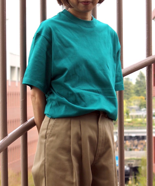 United Athle(ユナイテッドアスレ)の「【UNITED ATHLE】5.6オンスハイクオリティークルーネックショートスリーブTシャツ 半袖無地T 5001(Tシャツ/カットソー・レディース・レッド/ベージュ/スミクロ/パープル/ロイヤルブルー/ネイビー/ピンク/ライトグリーン/グリーン/ホワイト/オレンジ/イエロー/ラベンダー/ライトピンク/サックスブルー/ライトブルー/グレイッシュベージュ/アイボリー/ブラック/ライトイエロー/ターコイズブルー/アッシュグレー/グレー/オフホワイト・L/M/S/XL)」の10枚目の写真