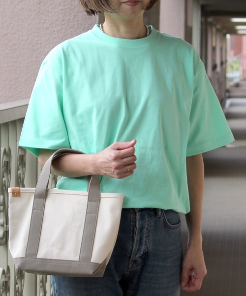 United Athle(ユナイテッドアスレ)の「【UNITED ATHLE】5.6オンスハイクオリティークルーネックショートスリーブTシャツ 半袖無地T 5001(Tシャツ/カットソー・レディース・レッド/ベージュ/スミクロ/パープル/ロイヤルブルー/ネイビー/ピンク/ライトグリーン/グリーン/ホワイト/オレンジ/イエロー/ラベンダー/ライトピンク/サックスブルー/ライトブルー/グレイッシュベージュ/アイボリー/ブラック/ライトイエロー/ターコイズブルー/アッシュグレー/グレー/オフホワイト・L/M/S/XL)」の11枚目の写真