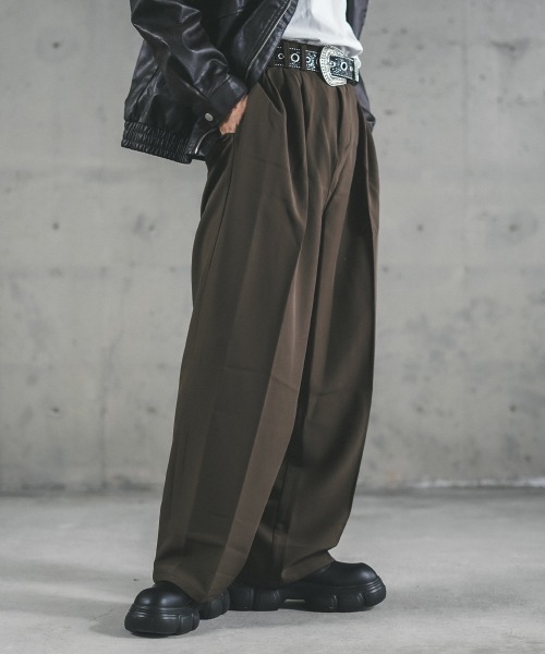 Shoowtime（ショウタイム）の「ワイドドレープフレアスラックスパンツ（スラックス・メンズ・ブラック/ブラウン・LARGE/MEDIUM/X-LARGE）」の14枚目の写真