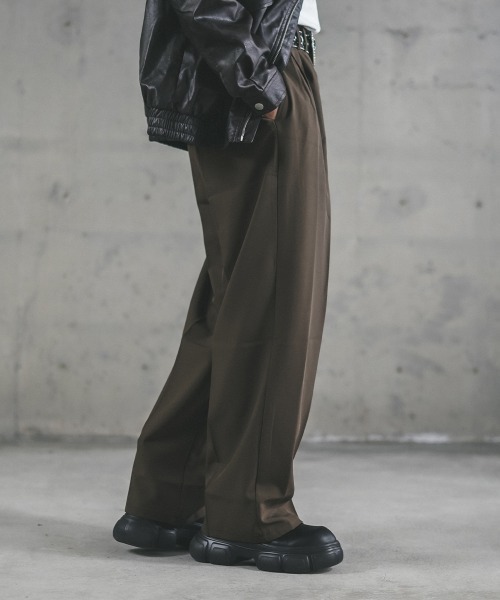 Shoowtime（ショウタイム）の「ワイドドレープフレアスラックスパンツ（スラックス・メンズ・ブラック/ブラウン・LARGE/MEDIUM/X-LARGE）」の15枚目の写真