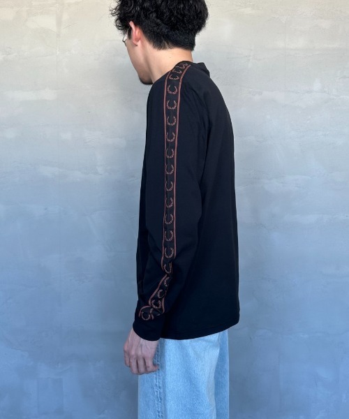 FRED PERRY（フレッドペリー）の「[FRED PERRY/フレッドペリー] コントラストトラックテープ ワンポイントロゴ刺繍ロンT（Tシャツ/カットソー・レディース・オートミール/ブラック・L/M/S）」の17枚目の写真