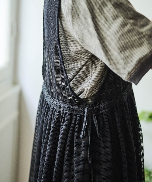 Crisp（クリスプ）の「Vネックメッシュレースワンピース（ワンピース・レディース・ブラック/アイボリー・FREE）」の20枚目の写真