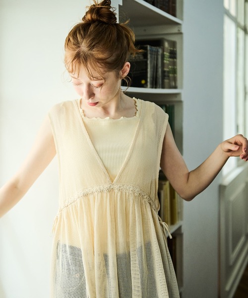 Crisp（クリスプ）の「Vネックメッシュレースワンピース（ワンピース・レディース・ブラック/アイボリー・FREE）」の14枚目の写真