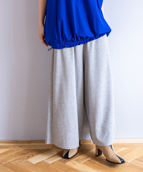 OSMOSIS(オズモーシス)の「ジャージーフレアーパンツ(その他パンツ・レディース・アッシュグレー/ライトベージュ/ブラック/グリーン・ONE SIZE)」の3枚目の写真