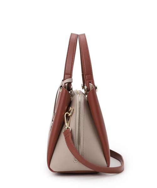 OPAQUE.CLIP（オペークドットクリップ）の「【2WAY】スムース合皮バイカラーミドルボストンバッグ（ボストンバッグ・レディース・ブラック系4/ブルー系4/レッド系6/ホワイト系9・00）」の7枚目の写真