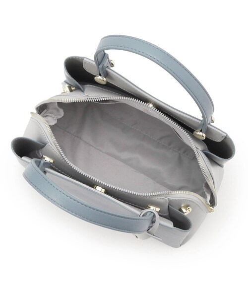 OPAQUE.CLIP（オペークドットクリップ）の「【2WAY】スムース合皮バイカラーミドルボストンバッグ（ボストンバッグ・レディース・ブラック系4/ブルー系4/レッド系6/ホワイト系9・00）」の11枚目の写真