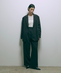 Oversized Tailored Jacket × Semi-Wide Trousers