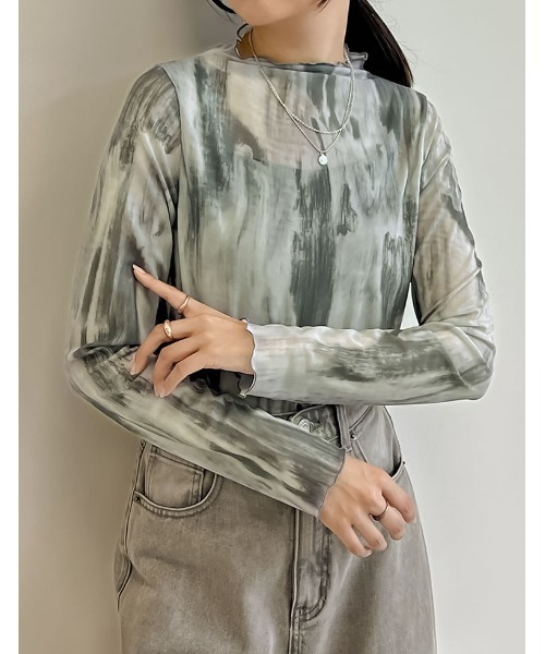 Re:EDIT(リエディ)の「シアーマーブル柄ハイネックトップス(Tシャツ/カットソー・レディース・グレー/ベージュ・MEDIUM/LARGE)」の2枚目の写真