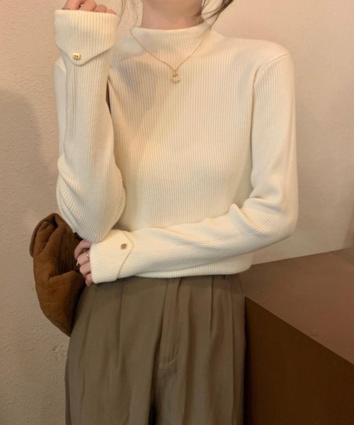 Miniministore（ミニミニストア）の「プチハイネックニットトップス 袖口ボタン（ニット/セーター・レディース・アイボリー/ブラック/カーキ/ブラウン/ベージュ・FREE）」の8枚目の写真