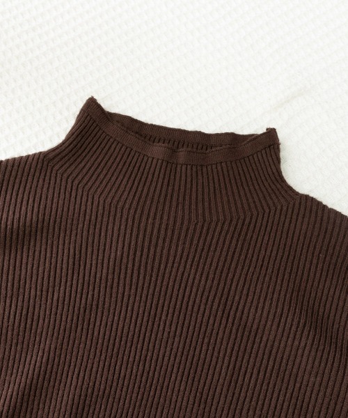 Miniministore（ミニミニストア）の「プチハイネックニットトップス 袖口ボタン（ニット/セーター・レディース・アイボリー/ブラック/カーキ/ブラウン/ベージュ・FREE）」の21枚目の写真