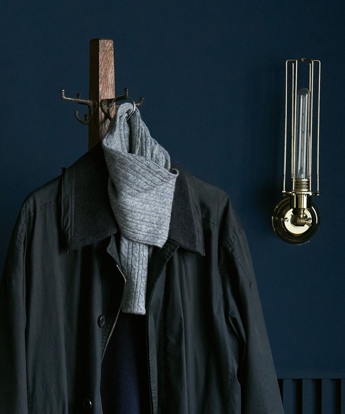 KATHARINE HAMNETT LONDON （キャサリンハムネットロンドン）の「KATHARINE HAMNETT LONDON/キャサリンハムネットロンドン カシミヤ混 ケーブルミニマフラー（マフラー・メンズ・ブラック/グレー/ネイビー・FREE）」の3枚目の写真