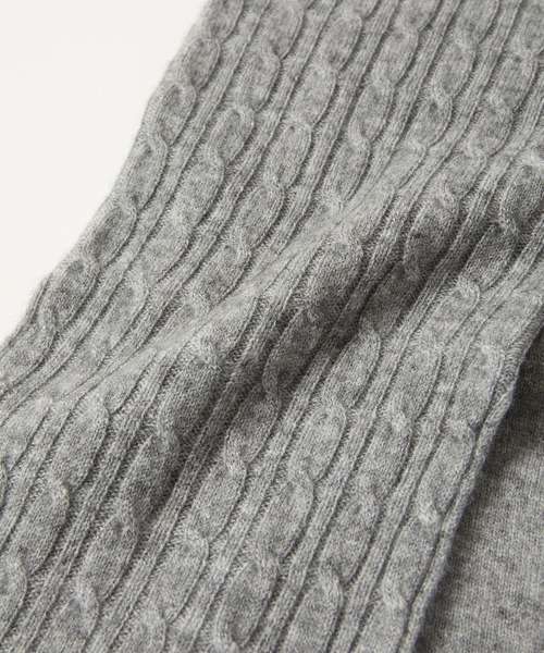 KATHARINE HAMNETT LONDON （キャサリンハムネットロンドン）の「KATHARINE HAMNETT LONDON/キャサリンハムネットロンドン カシミヤ混 ケーブルミニマフラー（マフラー・メンズ・ブラック/グレー/ネイビー・FREE）」の5枚目の写真