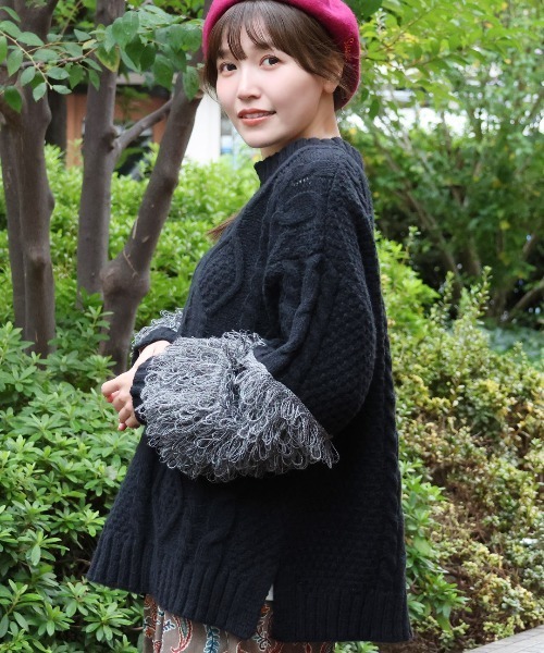 チチカカ（チチカカ）の「フリンジニットスリーブプルオーバー（ニット/セーター・レディース・グレー/ブラック・FREE）」の4枚目の写真