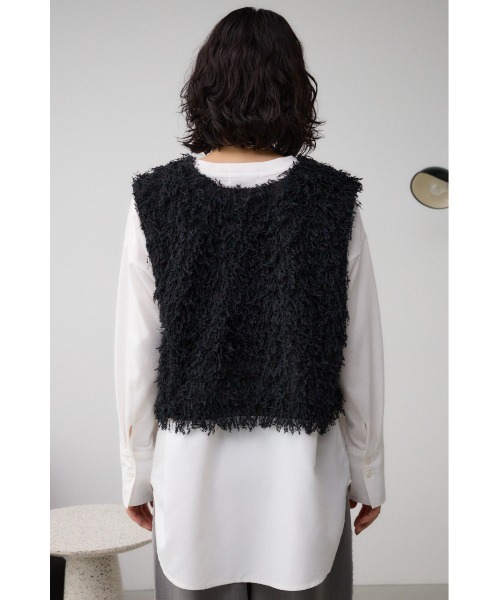 AZUL by moussy(アズールバイマウジー)の「フェザーVネックベスト(ベスト・レディース・グレー/アイボリー/ブラック・FREE)」の19枚目の写真