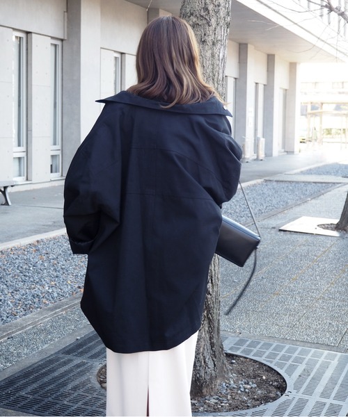 LAULEN（ローレン）の「stand neck drop shoulder jacket /スタンドネック ドロップショルダー オーバーサイズ ライトアウター（ステンカラーコート・レディース・ブラウン/アイボリー/ブラック・FREE）」の15枚目の写真