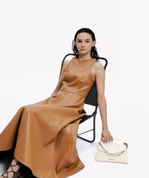 CHARLES & KEITH | Andromeda アンドロメダ チャンキーチェーントップハンドルバッグ(ハンドバッグ)