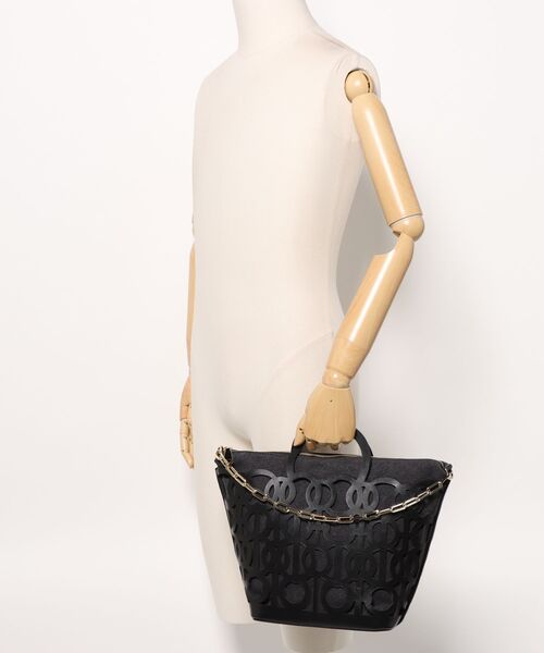 ANITA BILARDI(アニタビラルディ)の「【ANITA BILARDI】カットワークレザーバスケットバッグ(Q56323)(トートバッグ・レディース・ブラック・ALL)」の5枚目の写真