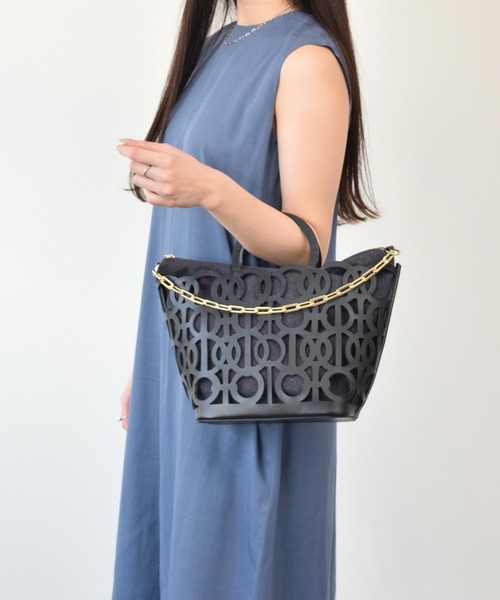 ANITA BILARDI(アニタビラルディ)の「【ANITA BILARDI】カットワークレザーバスケットバッグ(Q56323)(トートバッグ・レディース・ブラック・ALL)」の7枚目の写真