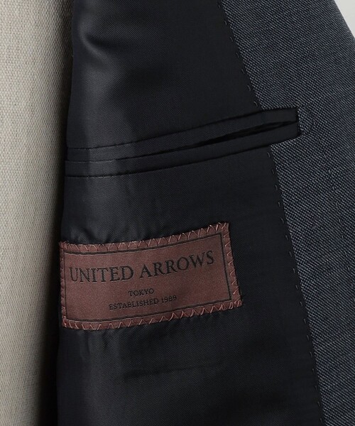UNITED ARROWS(ユナイテッドアローズ)の「シャークスキン 3ボタンスーツ S-MODEL -ストレッチ-(スーツセット・メンズ・ロイヤルブルー・50/48/46/44)」の9枚目の写真
