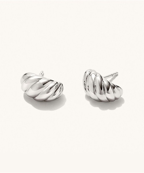 AKEL（アケル）の「【AKEL】アケル/ オニオンピアス/金属アレルギー対応（サージカルステンレス）（ピアス（両耳用）・レディース・シルバー/ゴールド・FREE）」の4枚目の写真