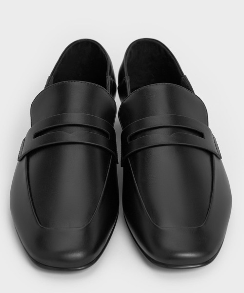 CHARLES & KEITH(チャールズ & キース)の「アーモンドトゥ ペニーローファー(ローファー・レディース・ブラック/ブラウン/ホワイト・23cm/22.5cm/24.5cm/23.5cm/25.5cm/25cm)」の6枚目の写真